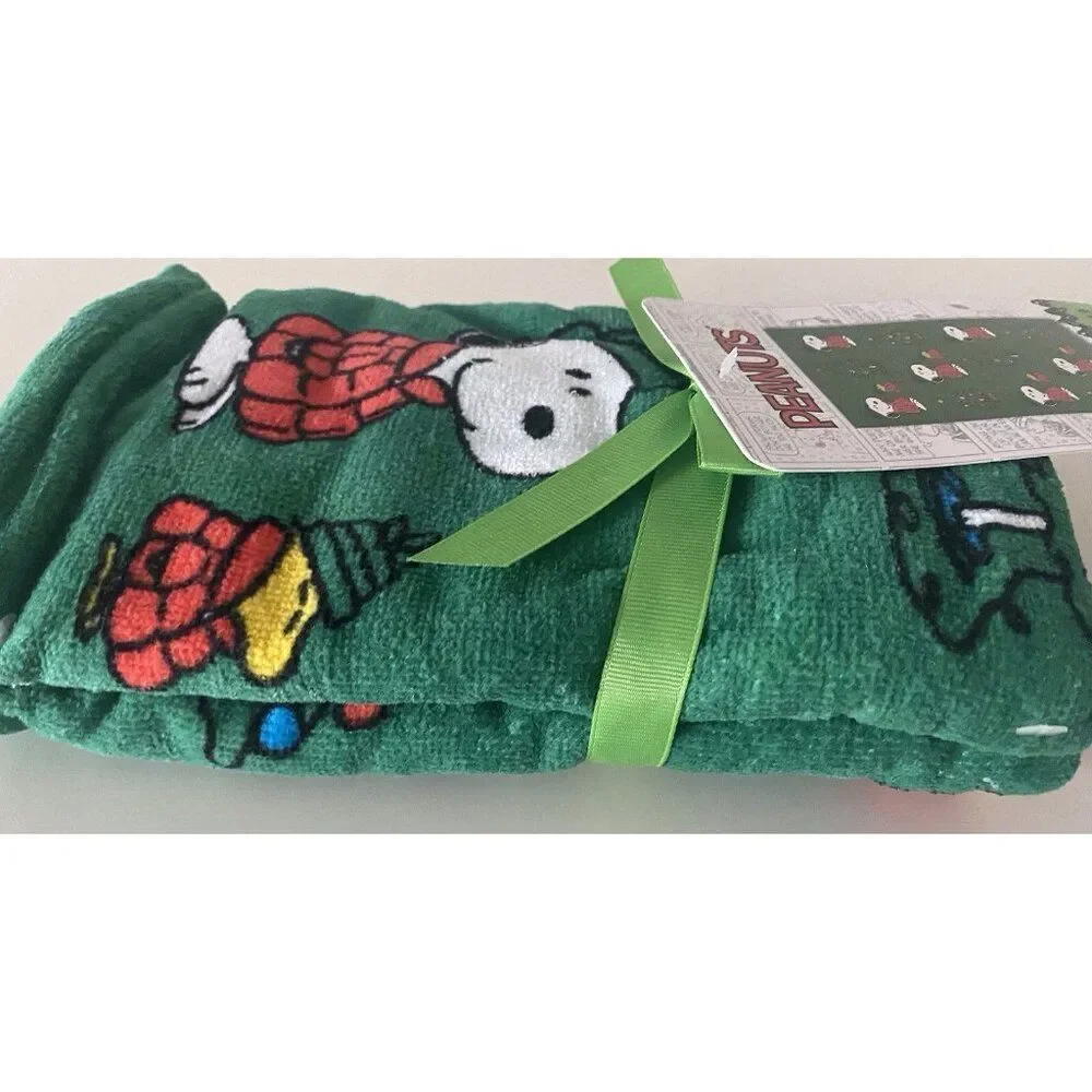 2 Pk Peanuts Snoopy Woodstock Puffy Coat Christmas Holiday 16